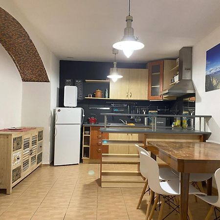 Cozy Garden Apartment In The Heart Of Прага Екстериор снимка