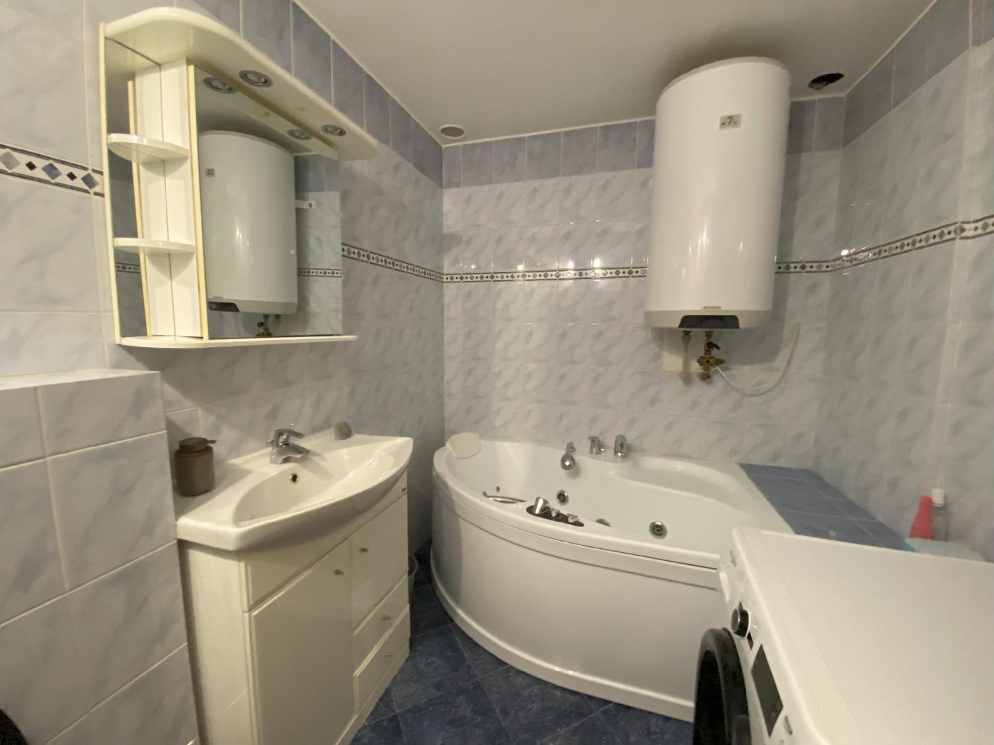 Cozy Garden Apartment In The Heart Of Прага Екстериор снимка