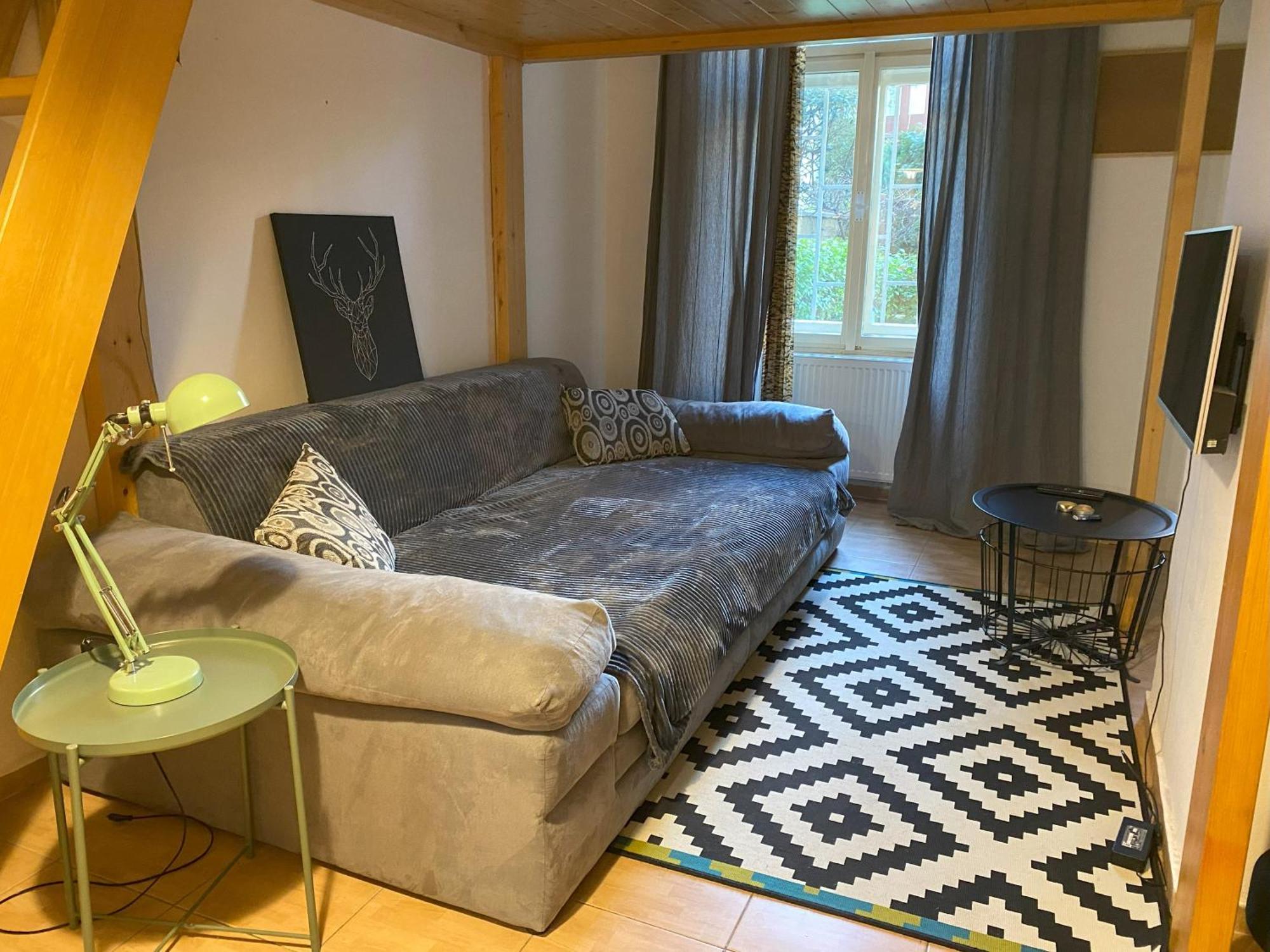 Cozy Garden Apartment In The Heart Of Прага Екстериор снимка